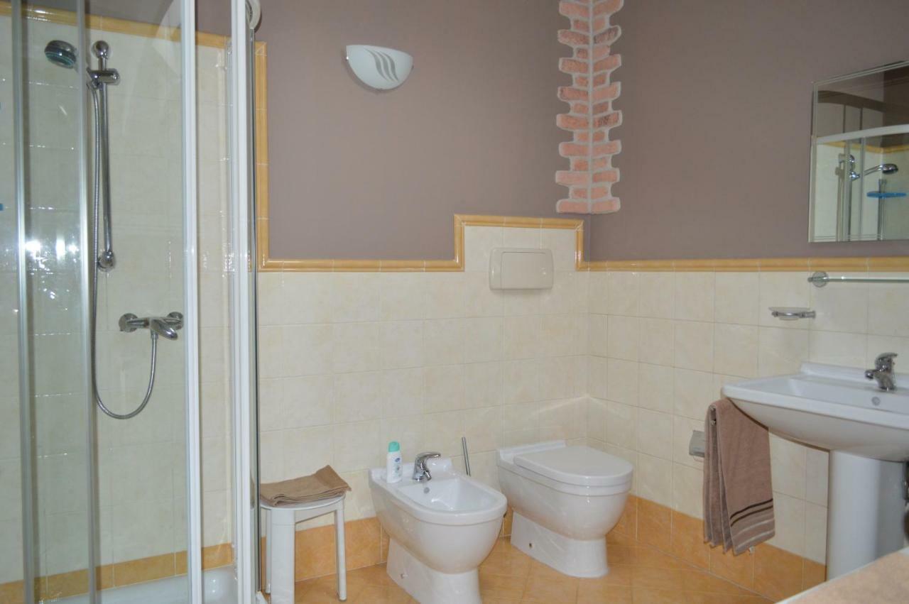 Il Melograno B&B Apartament Роэ Экстерьер фото
